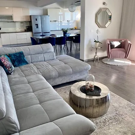 Noura In Makarska, Private Pool,gym Makarska