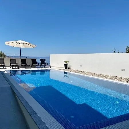 Noura In Makarska, Private Pool,gym Villa