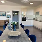 Noura In Makarska, Private Pool,gym
