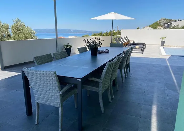 Noura In Makarska, Private Pool,gym Вілла Макарська