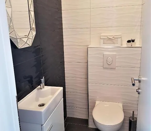 Вілла Noura In Makarska, Private Pool,gym Макарська