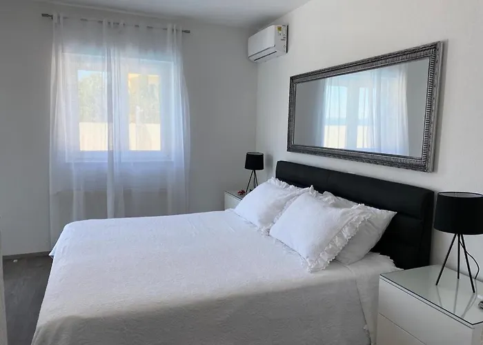 Noura In Makarska, Private Pool,gym *