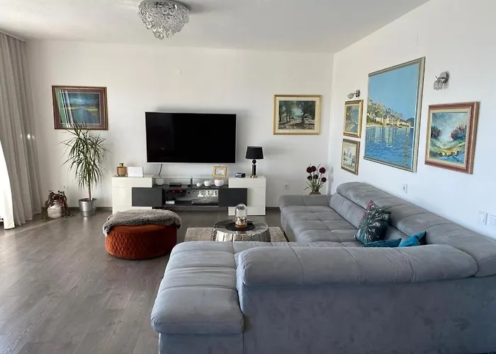 Noura In Makarska, Private Pool,gym * Макарська