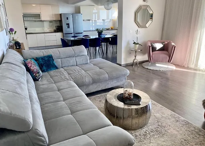 Noura In Makarska, Private Pool,gym Макарська