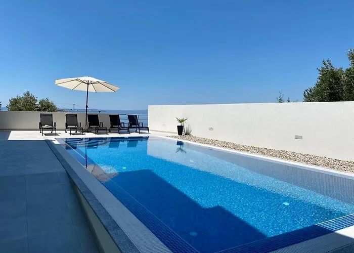 Noura In Makarska, Private Pool,gym Вілла